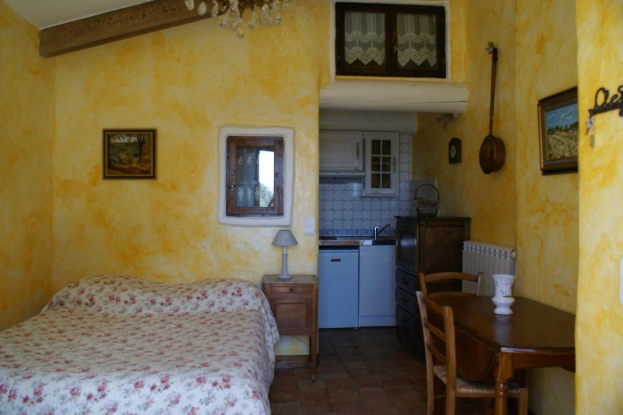 Chambre D'Hotes La Chenaie Venasque Exterior photo